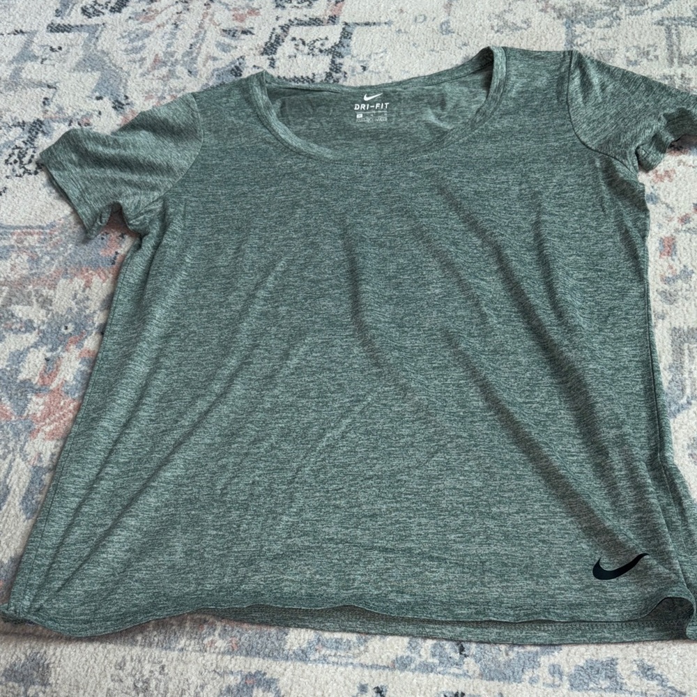 Nike Dri-Fit Women's Green Short Sleeve Tee size m